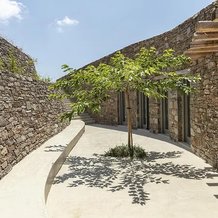 Kir Mimis Awarded Cycladic