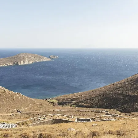 Kir Mimis Awarded Cycladic